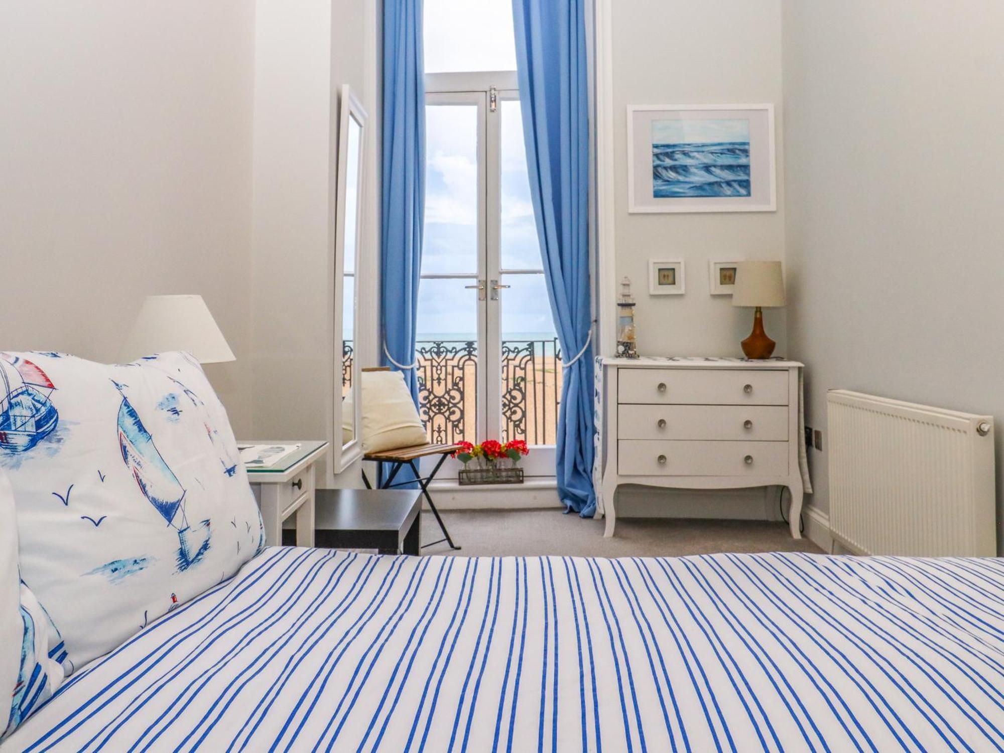 The Old Spy Headquarters Apartment Folkestone Bagian luar foto