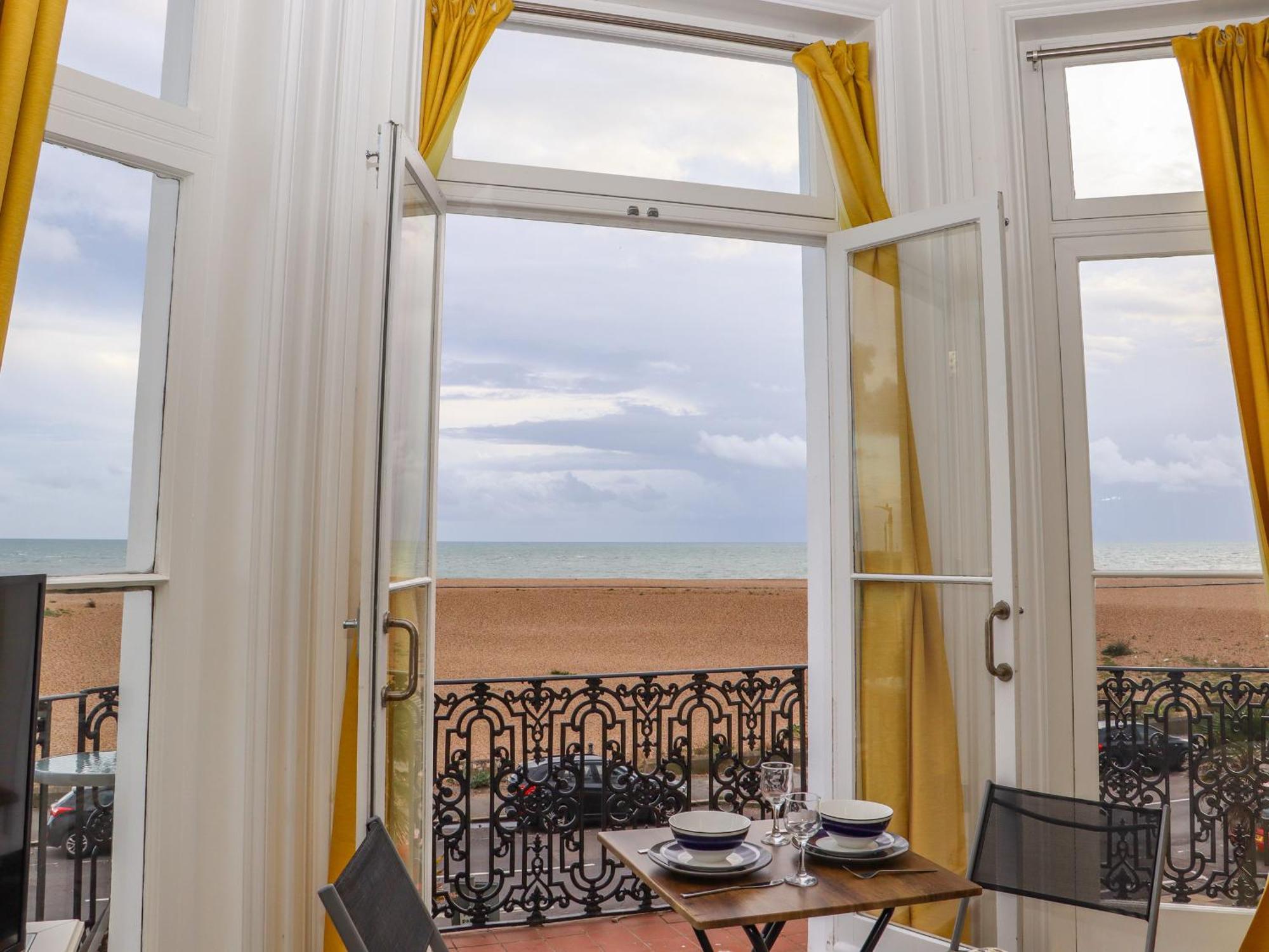 The Old Spy Headquarters Apartment Folkestone Bagian luar foto