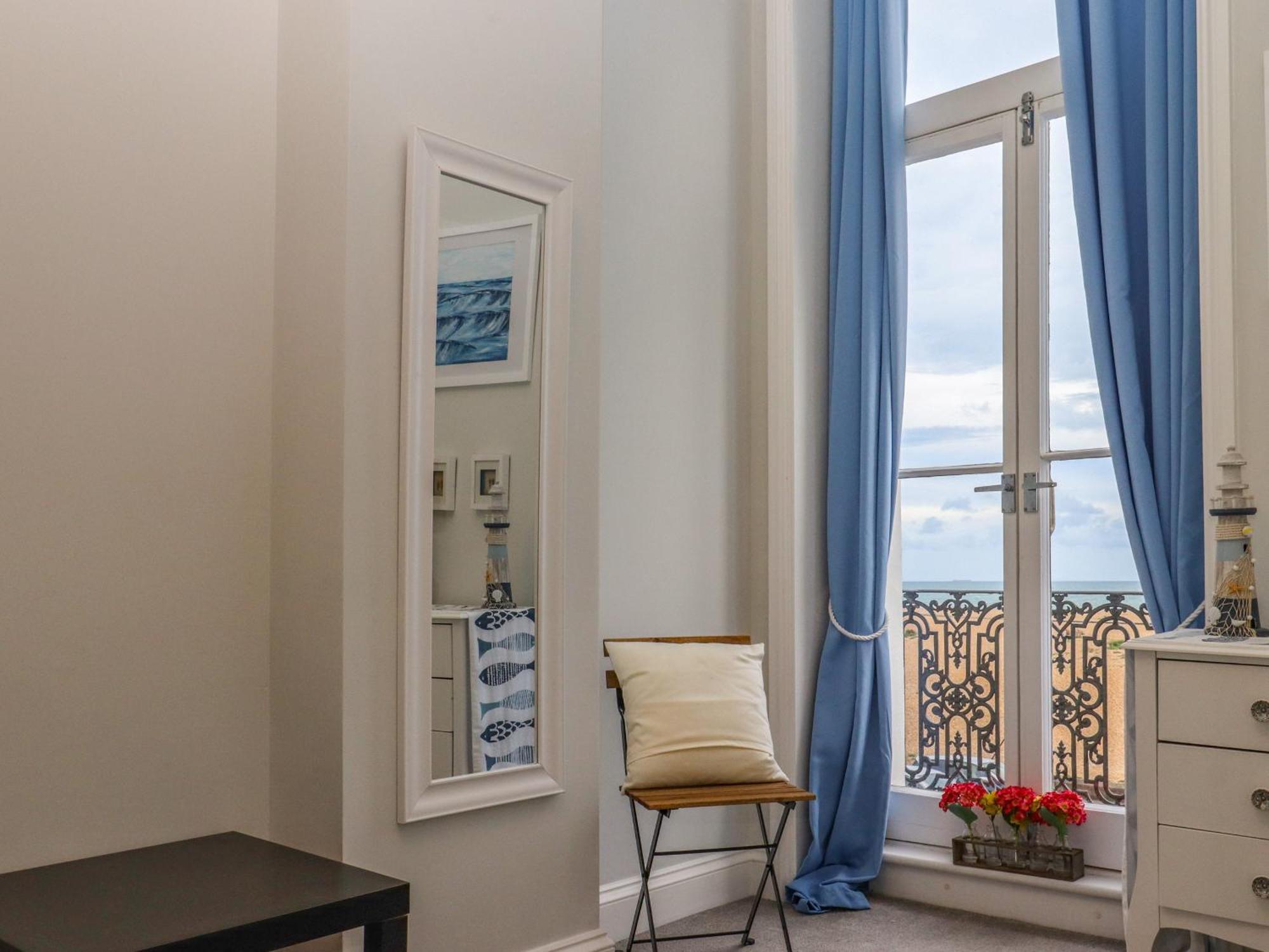 The Old Spy Headquarters Apartment Folkestone Bagian luar foto