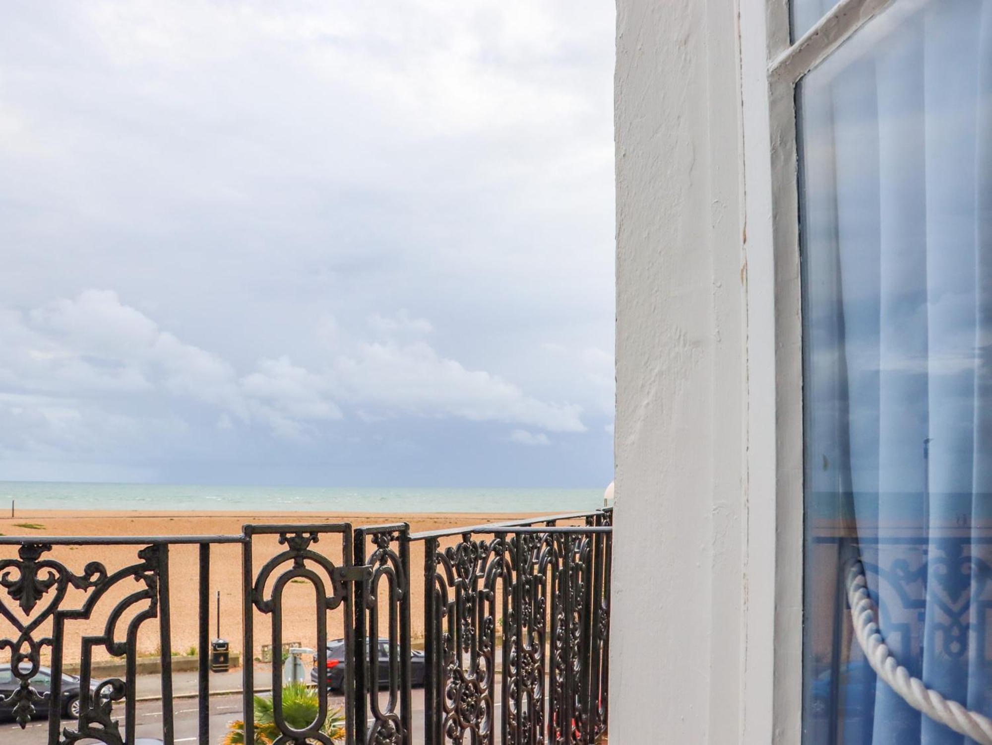 The Old Spy Headquarters Apartment Folkestone Bagian luar foto