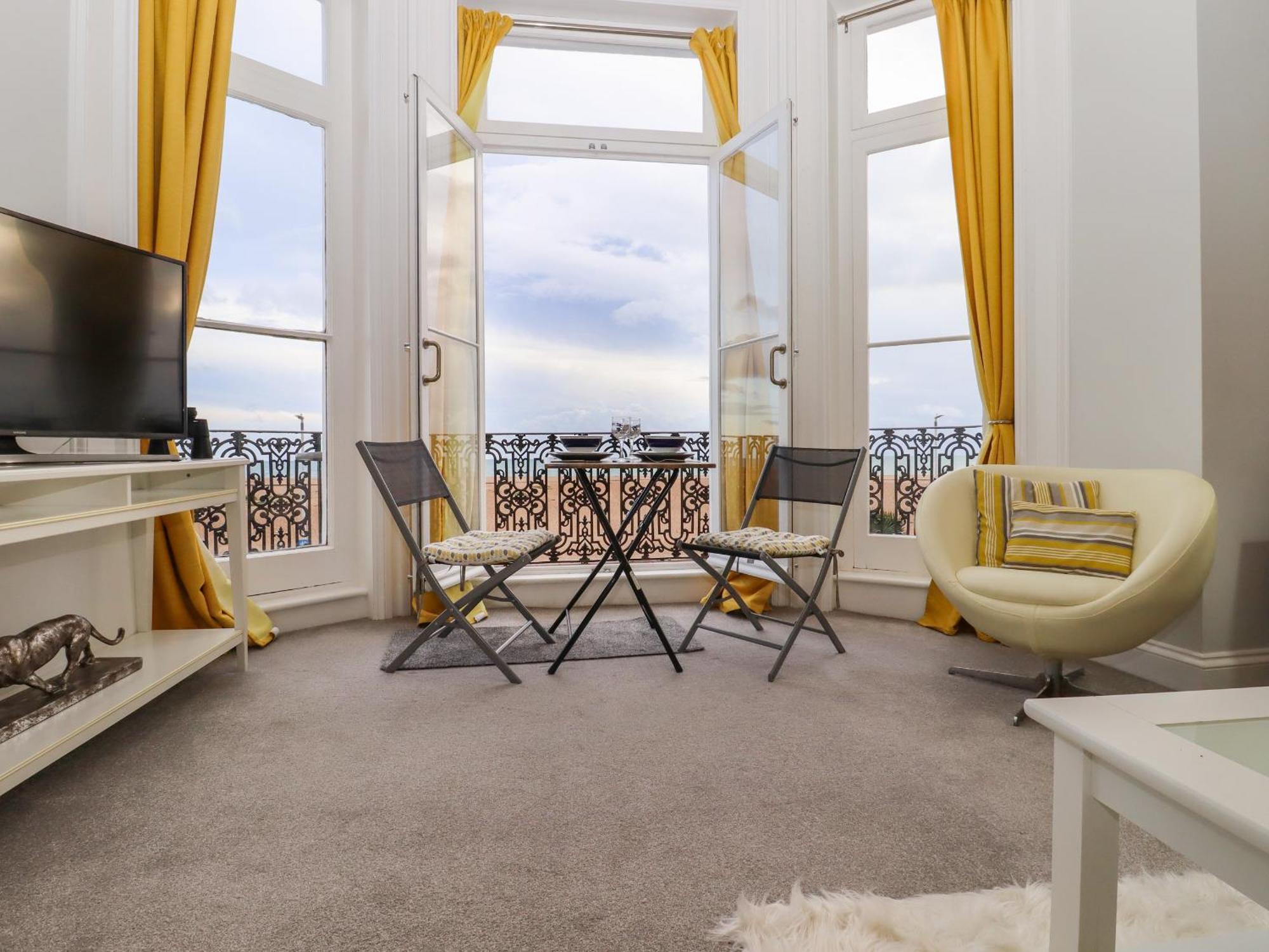 The Old Spy Headquarters Apartment Folkestone Bagian luar foto