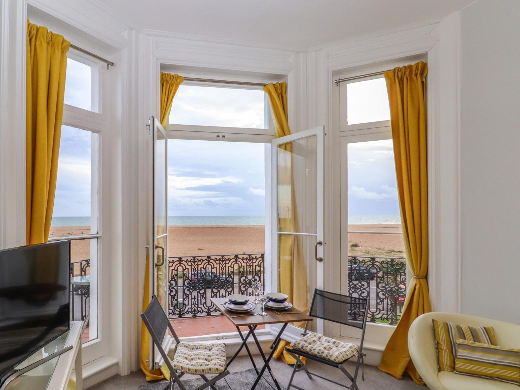 The Old Spy Headquarters Apartment Folkestone Bagian luar foto