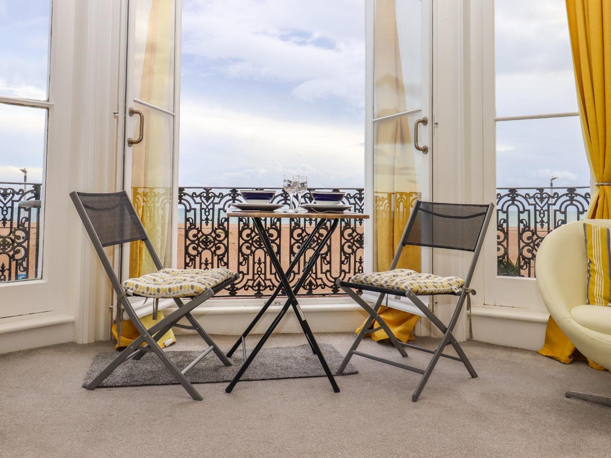 The Old Spy Headquarters Apartment Folkestone Bagian luar foto